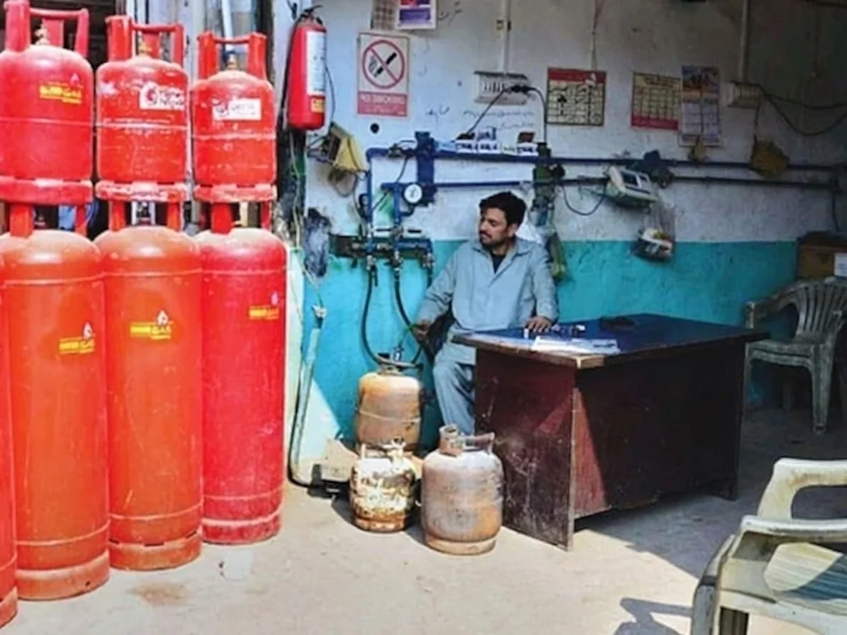 LPG price reaches Rs 500 per kg, consumers are very worried