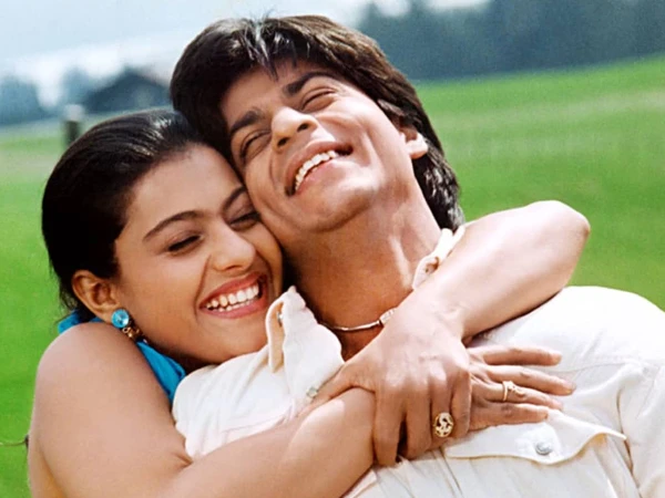 Bollywood Star Shah Rukh Khan Thanks Fans as Dilwale Dulhania Le Jayenge Completes 30 Years