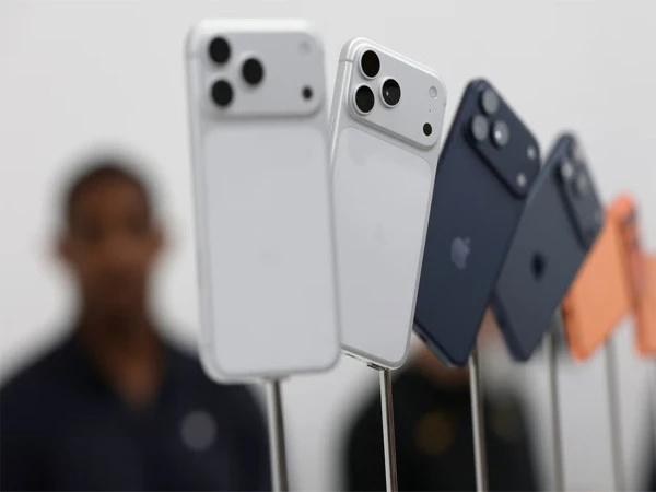 Apple's new cheaper iPhone and improved Siri likely to be introduced soon