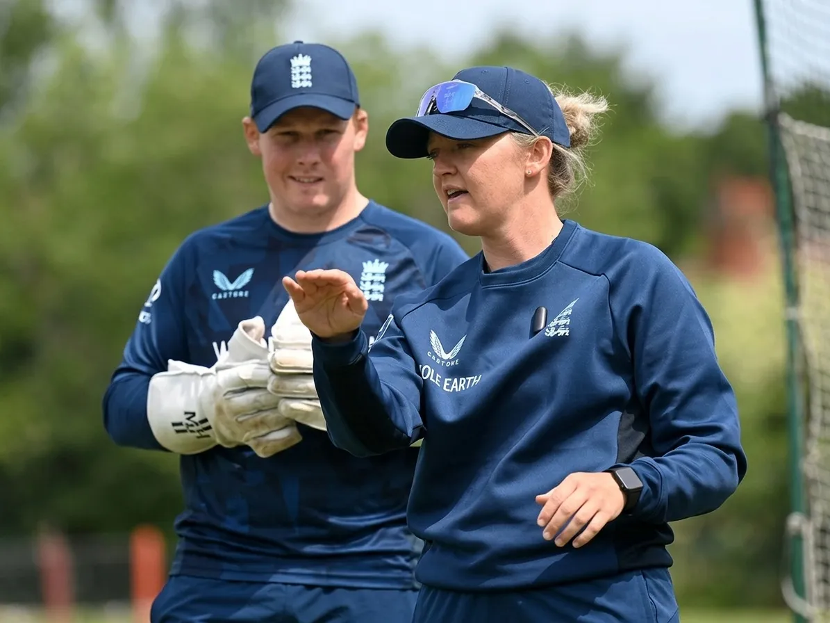 Sarah Taylor becomes first woman to join England men's team coaching staff
