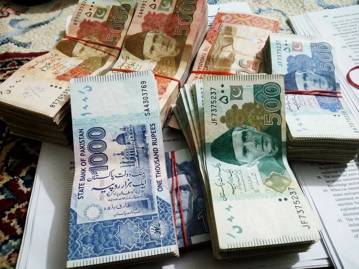 Pakistan's energy sector circular debt reaches Rs 5,206 billion