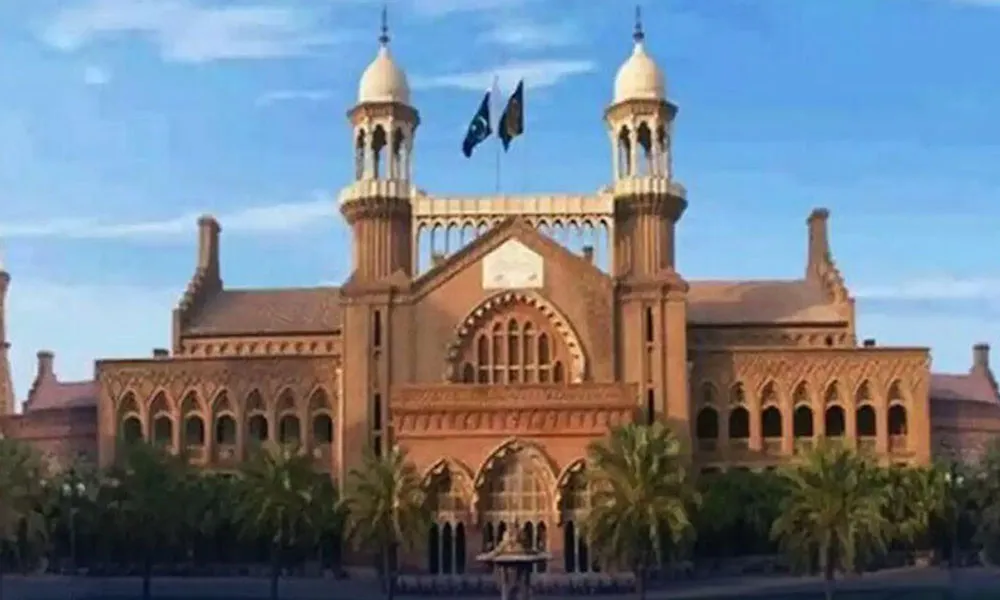 Lahore High Court orders not to expel Afghan medical students