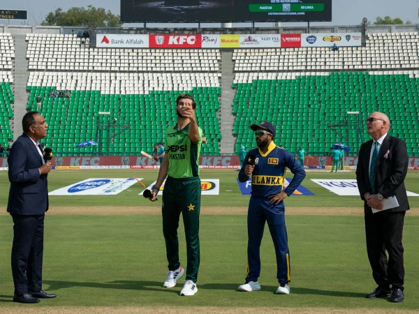 Sri Lanka wins toss and decides to bowl against Pakistan, 3 players of the Pakistan's team are out
